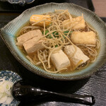 そば処 なかや - 湯葉そば。３種の湯葉と出汁巻卵がひとつ。