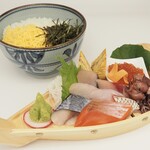 Sakana Robata Umiza - ランチメニューの海鮮丼！
