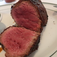 ウルフギャング・ステーキハウス 福岡店 - フィレミニョンミディアムレアで