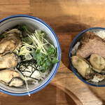 麺や 佐市 - 左:牡蠣めし　右:豚野郎ライス（自作）