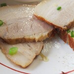 大吉食堂 - 普通に食べてこんなにチャーシューが残る(もちろん全部食べました)