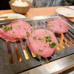 焼肉家 肉汁センター - 【6分クッキング】肉汁MAX!!!スタッフがじっくり焼き上げます♪