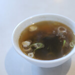 餃子苑 - 本格炒飯に付くスープ☆