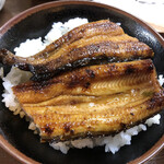 居喰処 光 - 2021/02/24
      うな丼 ロング 1,000円