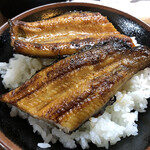 居喰処 光 - 2021/02/24
      うな丼 ロング 1,000円