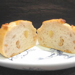 箱根ベーカリー - くるみパン　断面