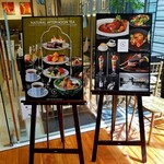 BARNEYS CAFE BY MI CAFETO - 