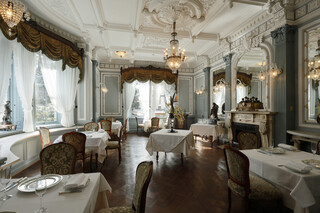 FRENCH LE CHENE - 英国ヴィクトリア調のネオ･クラシック様式のレストラン