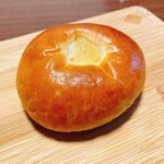 汎洛 - 林檎クリームパン