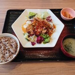 大戸屋 - 炭火焼きチキンの葱ソース定食(800円)