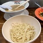 くるめラーメン ぼたもち - 滅多にしない替え玉も
      
      こちらではマストアイテム（＾ω＾）