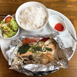 カフェ キャメル - Aランチセットサーモンと野菜のホイル焼き（ライス大盛り）