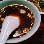 桃太郎 - スープはまさに暗黒醤油のそれ