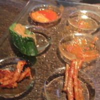 和牛焼肉 土古里 上野バンブーガーデン店 - キムチ盛り合わせ、食べかけ