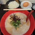 茉莉花 - ピリ辛赤らーめん(こなおとし)と、卵かけごはん