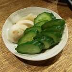 辰起ホルモンセンター - 箸休めにお漬物(´,,•ω•,,`)