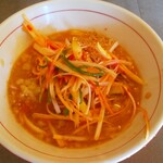 グル グル シロヘビ ヌードル - 