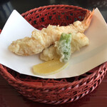 大阪なだ万 - 海老の天ぷら・イカ等