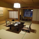 大和屋本店 - 日本伝統建築の技法「数寄屋造り」で設計されたスタンダード和室、４５㎡