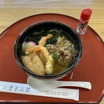 日本料理 清水山荘 - 料理写真:「うどん」です。
