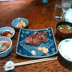 知喜多 横浜西口店 - レアで頂きます。