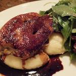 ビーボ デイリースタンド - 「フォアグラのポワレ」：長さが８センチ程のフォアグラが２枚！中はトローンと濃密なまどろみ♪