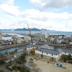 大和屋本店 - 瀬戸内海が目の前です