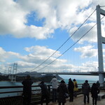 大和屋本店 - ツワー客、みなさん写真撮影しています