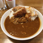 ローレル - ランチのチーズメンチカレーに餃子をトッピング