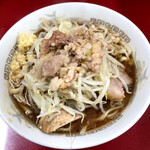 ラーメン二郎 - 『小ラーメン』(麺少なめ、ニンニク・アブラ)