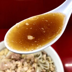 ラーメン二郎 - スープ　リフト