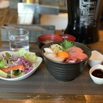旬菜キッチンY,s - 海鮮丼