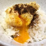 Makino - ご飯に玉子天　黄身が流れ出ます