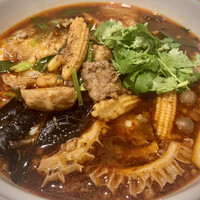 個室中華 頤和園 溜池山王店 - 