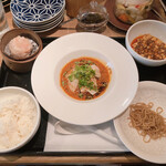 東京チャイニーズ 一凛 - よだれ鶏御膳 1,540円