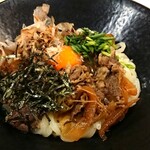 豊前裏打会 饂飩酒場さるぅ - 肉釜たま