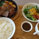 ステーキ＆ピッツァ＆ビアー グリルイシイ - 鉄板和牛ステーキ定食1580円（税別）