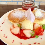 グランカフェF - 苺のパンケーキ