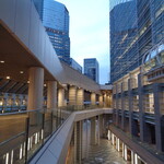 ラーメン二郎 - 右は大林組です