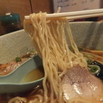 麺屋しぶ沫 - 細麺の軽いちじれ