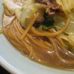 萬里 - 独特の麺とスープ