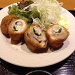 ゴチソウ - 日替わり定食の鶏と大葉とチーズのロール揚げ