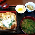 食事館八幡太郎 - ロースカツ重　900円