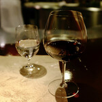 ル・ジャルダン・デ・サヴール - グラス赤ワイン（2000円）税込サービス料込み。