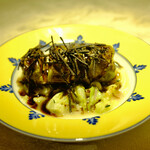 蝦夷鹿とトリュフのキャベツ巻き。