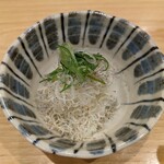 餃子ノ酒場いっちゃん - じゃこおろし 308円