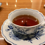 レストラン 代官山小川軒 - コンソメ (Meißen ブルーオニオンのカップ入り)