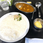 東京ボンベイ - 「インドカレー」900円＋「カシミールたまご」100円