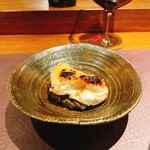 アカ - イカスミパエリヤ　ふぐの白子のせ