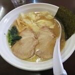 Shinseiya - 豚骨ラーメン+肉ワンタン 830円